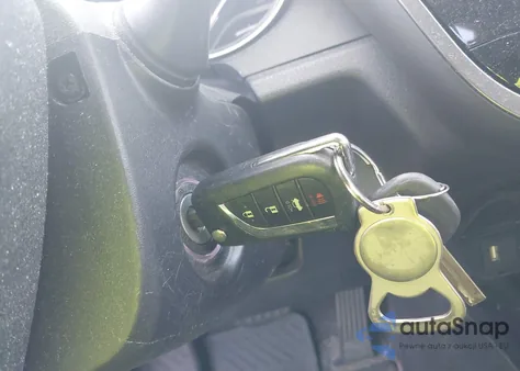 2020 Toyota Camry Le Awd z USA, uszkodzony, nr VIN 4T1C11BK5LU008201